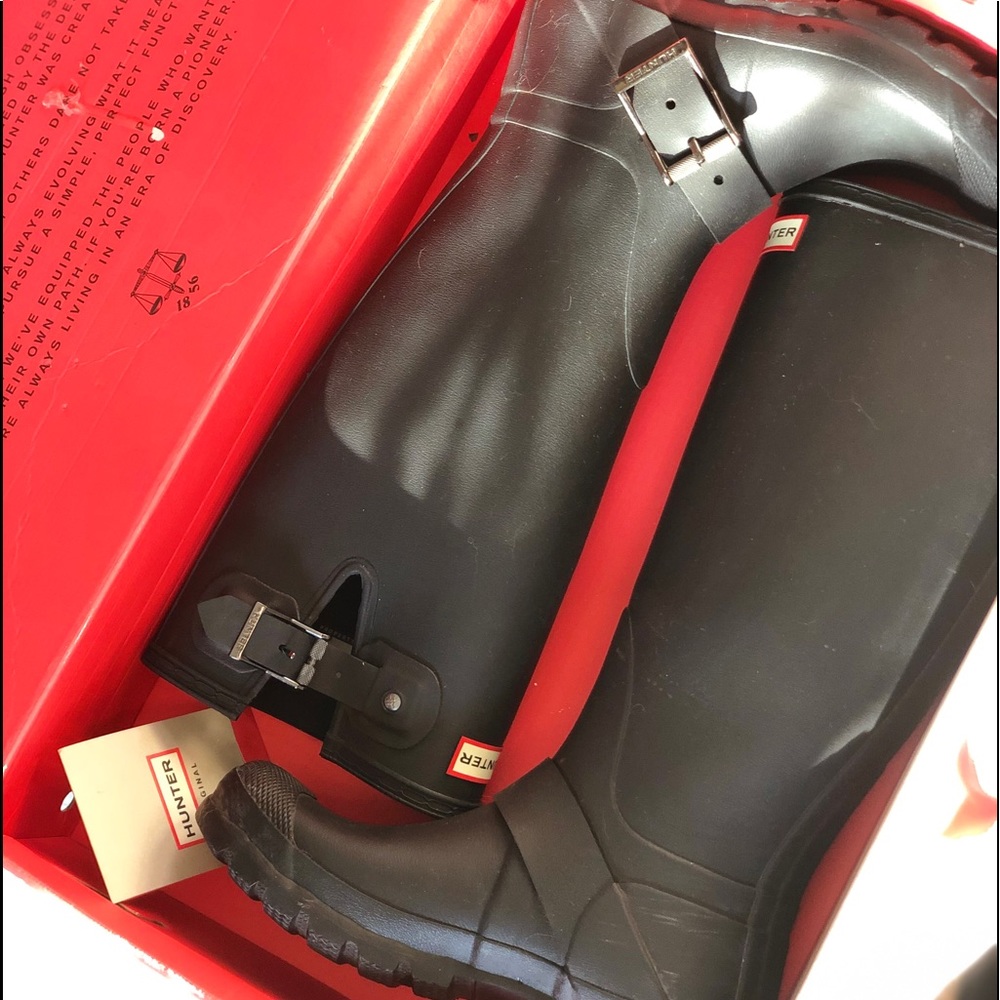MATTE BLACK HUNTER BOOTS - TALL WIDE CALF